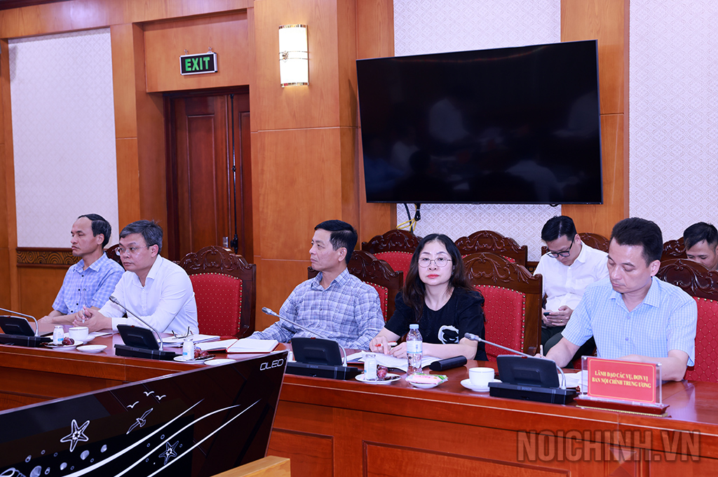 Đại diện lãnh đạo các Vụ thuộc Ban Nội chính Trung ương dự Cuộc họp
