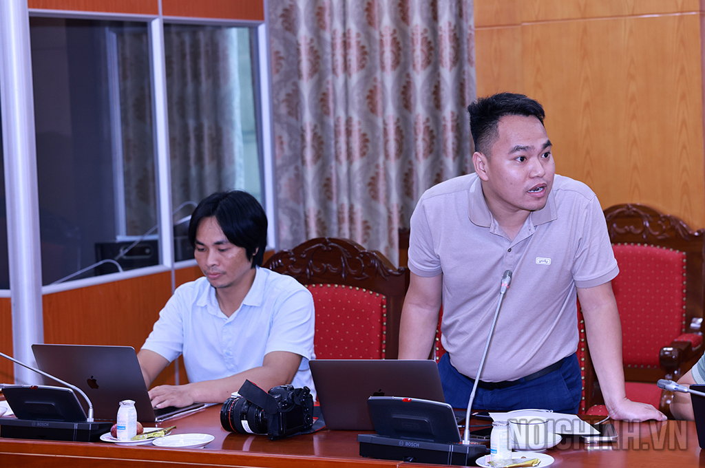 Nhà báo Trần Vương, Báo Lao động