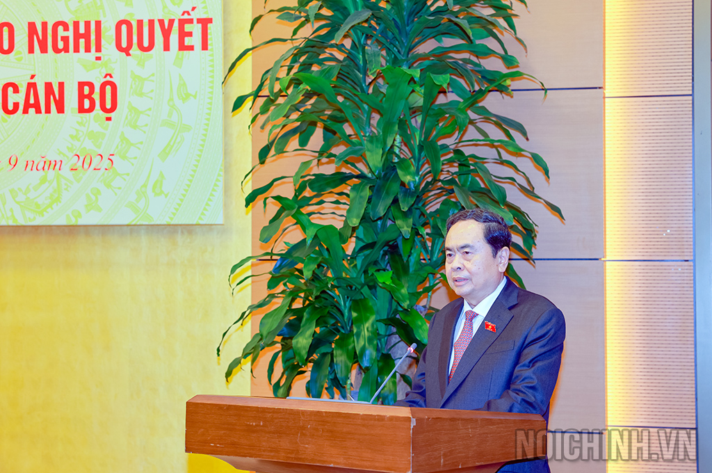 Đồng chí Trần Thanh Mẫn, Ủy viên Bộ Chính trị, Chủ tịch Quốc hội phát biểu giao nhiệm vụ