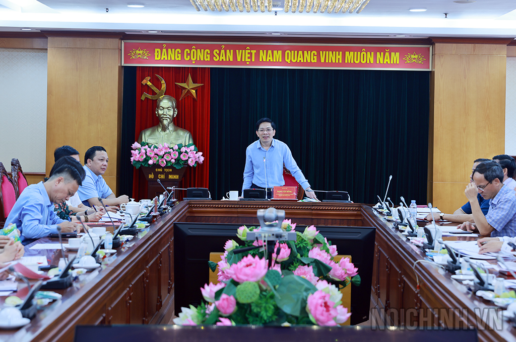 Đồng chí Đặng Văn Dũng, Phó Trưởng Ban, Bí thư Đảng ủy cơ quan Ban Nội chính Trung ương phát biểu