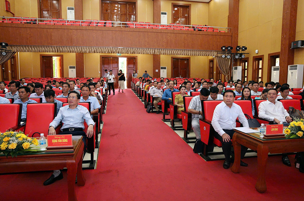 Các đại biểu dự Hội nghị