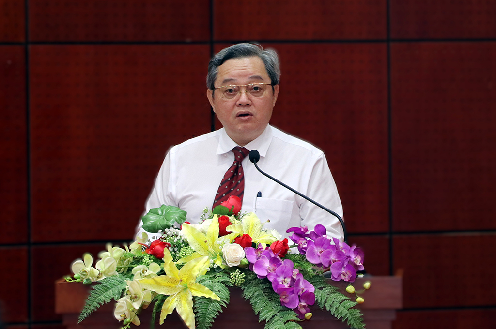 Đồng chí Nguyễn Minh Hợi, Ủy viên Ban Thường vụ Tỉnh ủy, Trưởng Ban Nội chính Tỉnh ủy Đồng Nai (đơn vị Cụm trưởng) phát biểu khai mạc Hội nghị