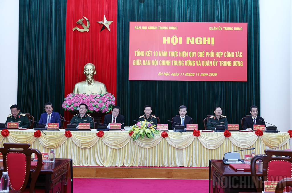 Các đồng chí chủ trì Hội nghị