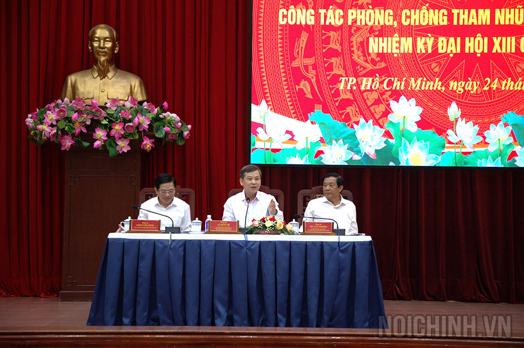 Các đồng chí chủ trì Hội nghị