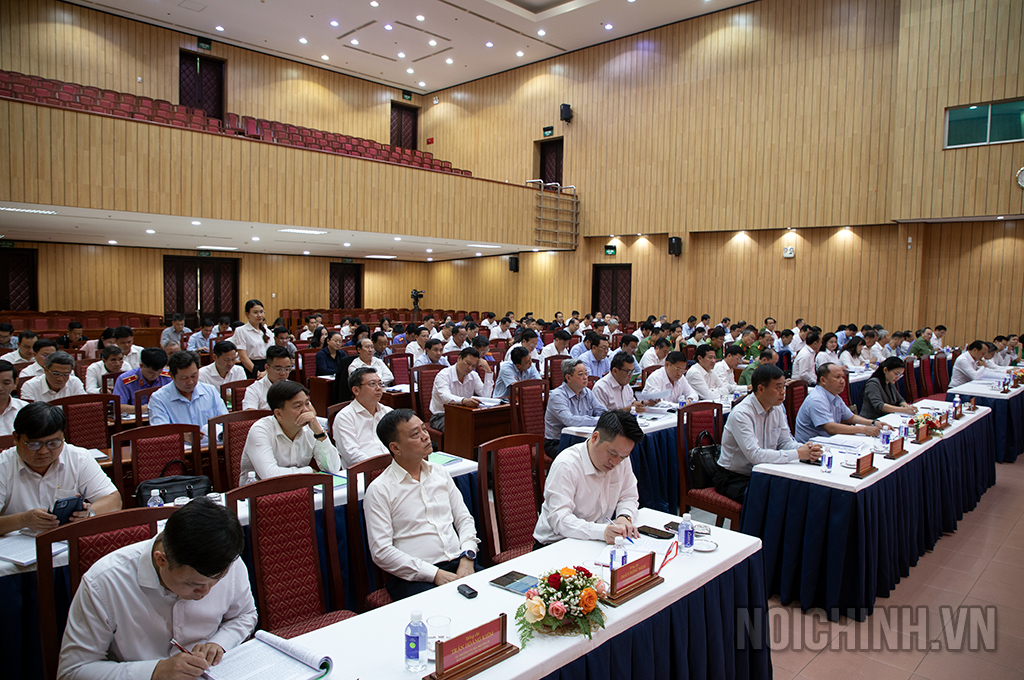 Các đồng chí tham dự Hội nghị