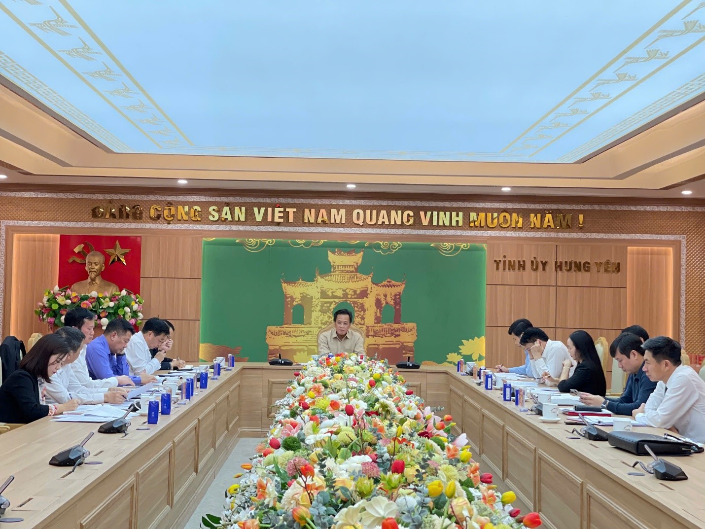 Đồng chí Nguyễn Hữu Nghĩa, Ủy viên Trung ương Đảng, Bí thư Tỉnh ủy, Trưởng Ban Chỉ đạo tỉnh chủ trì Phiên họp