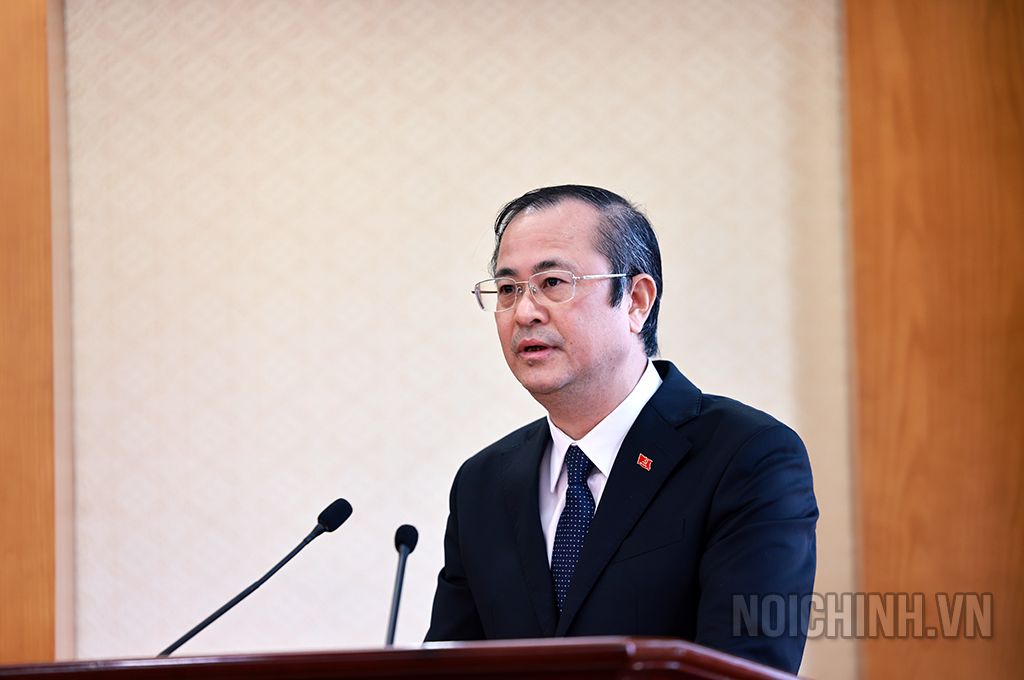 Đồng chí Nguyễn Quang Trường, Chánh Văn phòng Ban Nội chính Trung ương thay mặt các đồng chí được điều động, bổ nhiệm phát biểu nhận nhiệm vụ