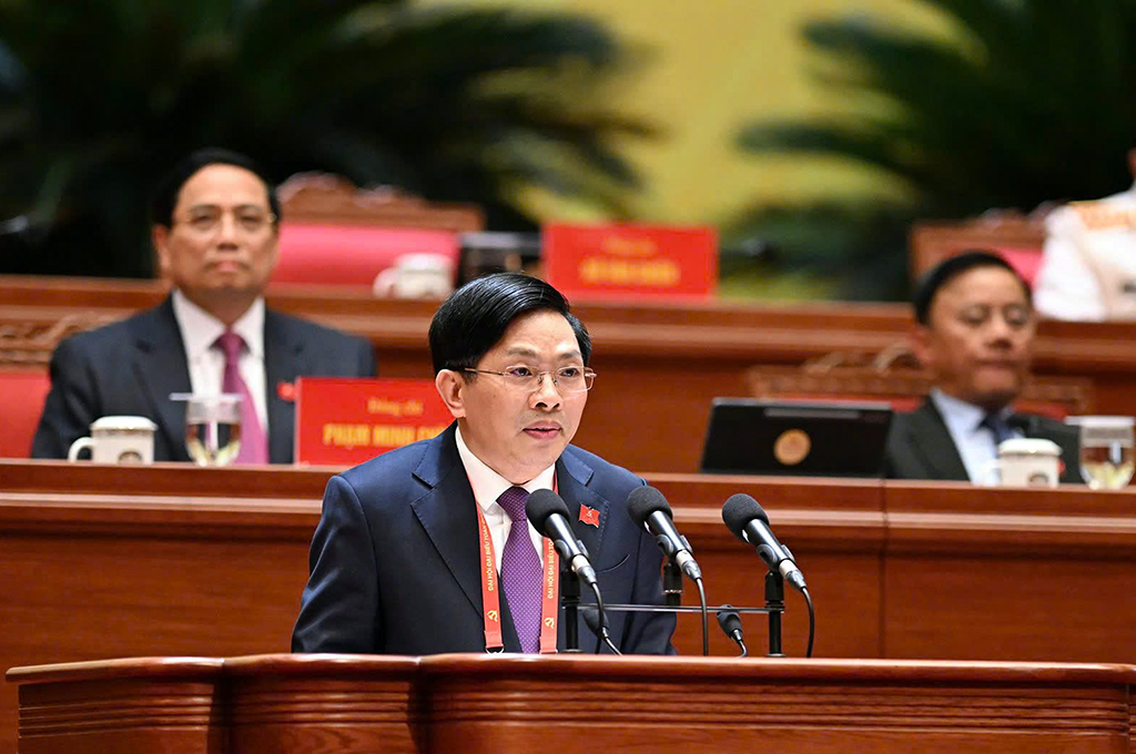 Đồng chí Đặng Văn Dũng, Phó Trưởng Ban Nội chính Trung ương trình bày tham luận tại Đại hội đại biểu toàn quốc lần thứ XIV của Đảng