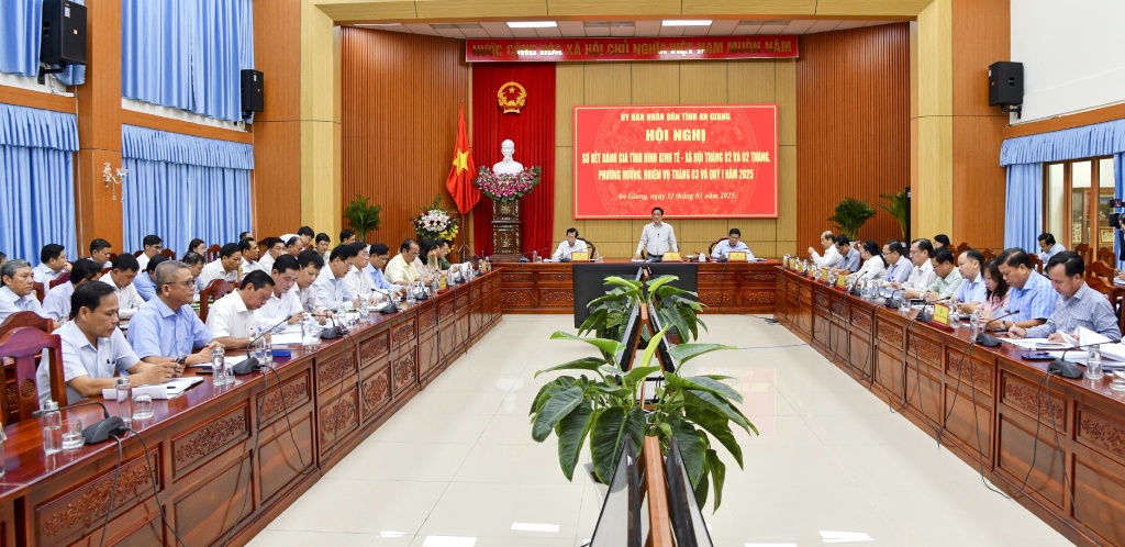 Một Cuộc họp của Ủy ban nhân dân tỉnh An Giang