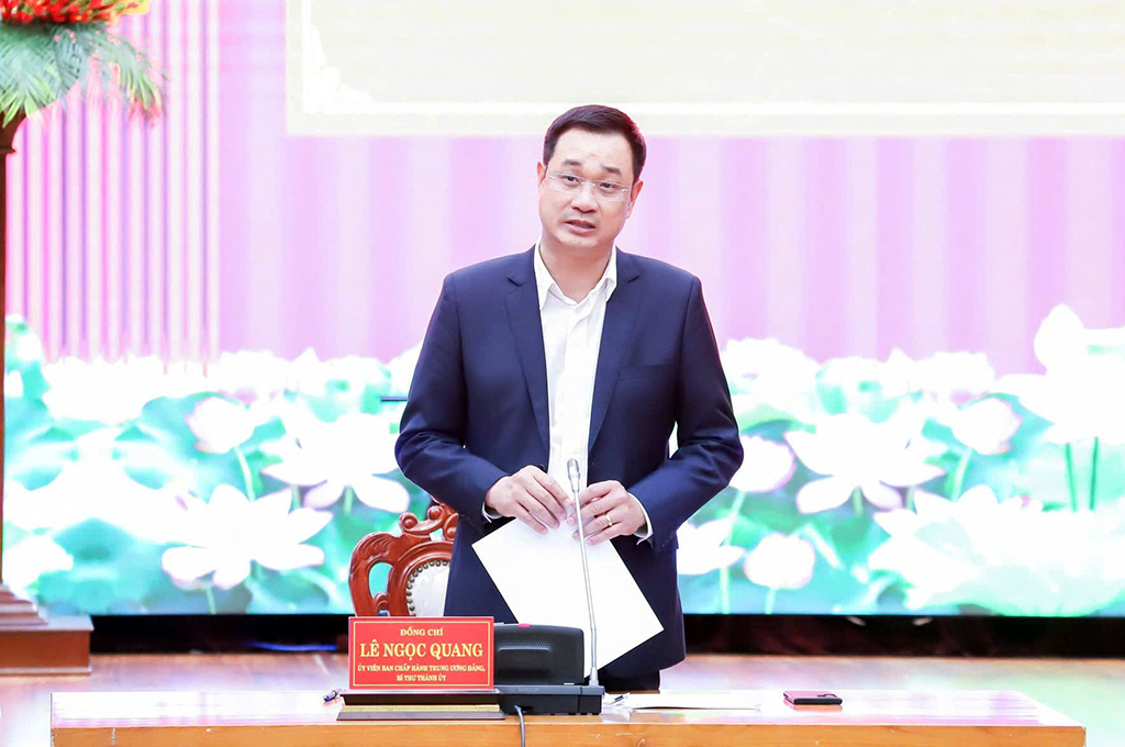 Đồng chí Bí thư Thảnh ủy Lê Ngọc Quang phát biểu tại  Hội nghị Ban Thường vụ Thành ủy Đà Nẵng