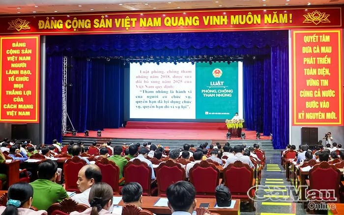 Hơn 350 đại biểu tham dự Hội nghị bồi dưỡng nghiệp vụ công tác nội chính, phòng, chống tham nhũng, lãng phí, tiêu cực năm 2026