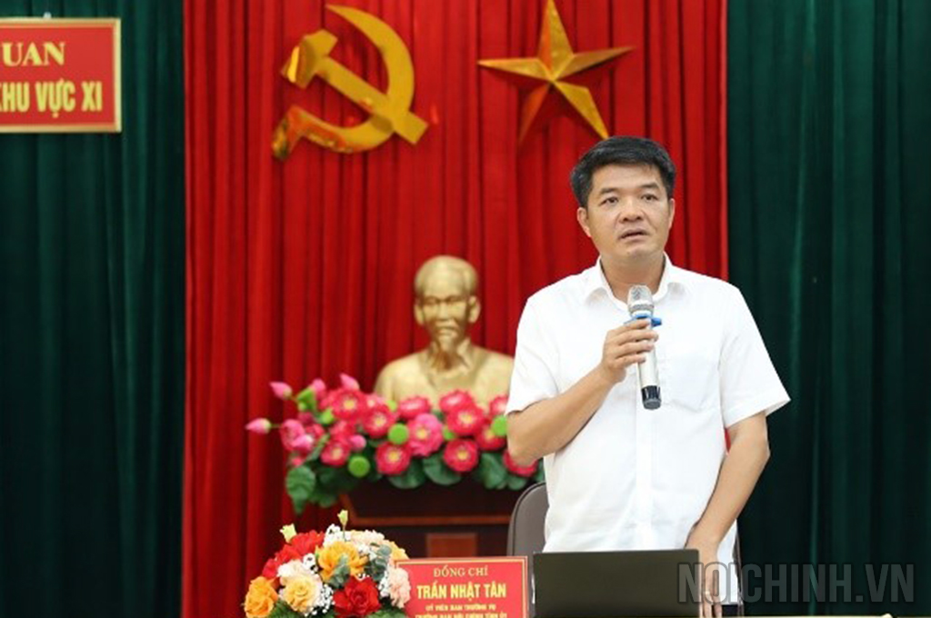 Đồng chí Trần Nhật Tân, Trưởng Ban Nội chính Tỉnh ủy Hà Tĩnh phát biểu