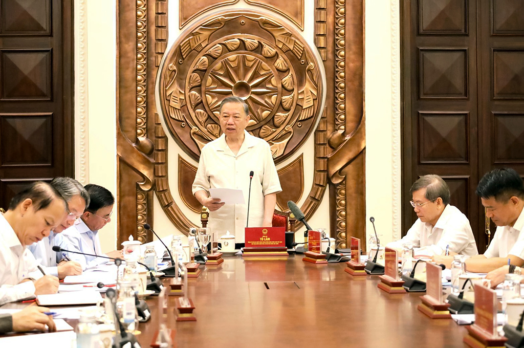 Đồng chí Tổng Bí thư, Chủ tịch nước Tô Lâm chủ trì buổi làm việc với một số bộ, ban, ngành, cơ quan về tổ chức, hoạt động của Ban Chỉ đạo Trung ương về hoàn thiện thể chế, pháp luật và Ban Chỉ đạo Cải cách tư pháp Trung ương ngày 13/5/2026