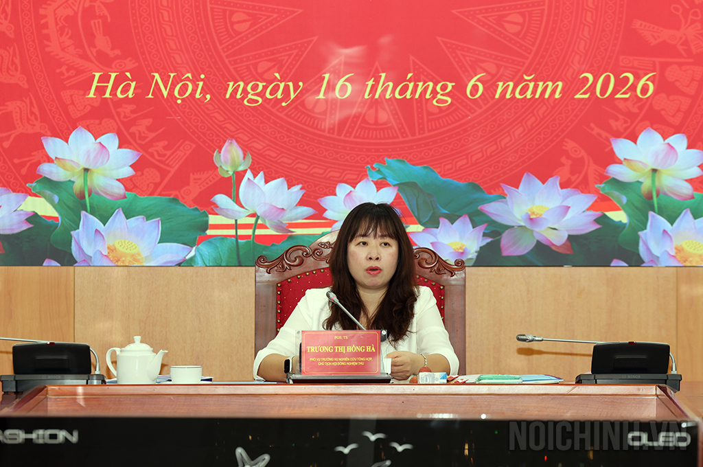 Đồng chí PGS.TS Trương Thị Hồng Hà, Phó Vụ trưởng Vụ Nghiên cứu tổng hợp, Phó Chủ tịch Hội đồng khoa học Ban Nội chính Trung ương, Chủ tịch Hội đồng nghiệm thu phát biểu