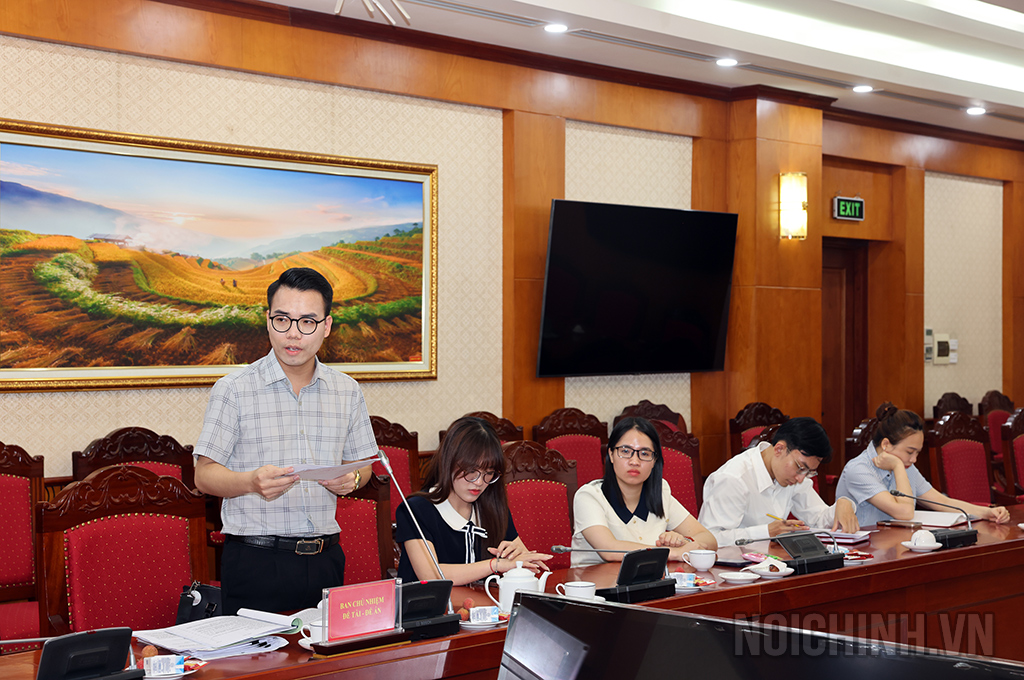 Thạc sỹ Nguyễn Anh Dũng, Chuyên viên Vụ Nghiên cứu tổng hợp, Ban Nội chính Trung ương, Chủ nhiệm đề án trình bày báo cáo tóm tắt đề án