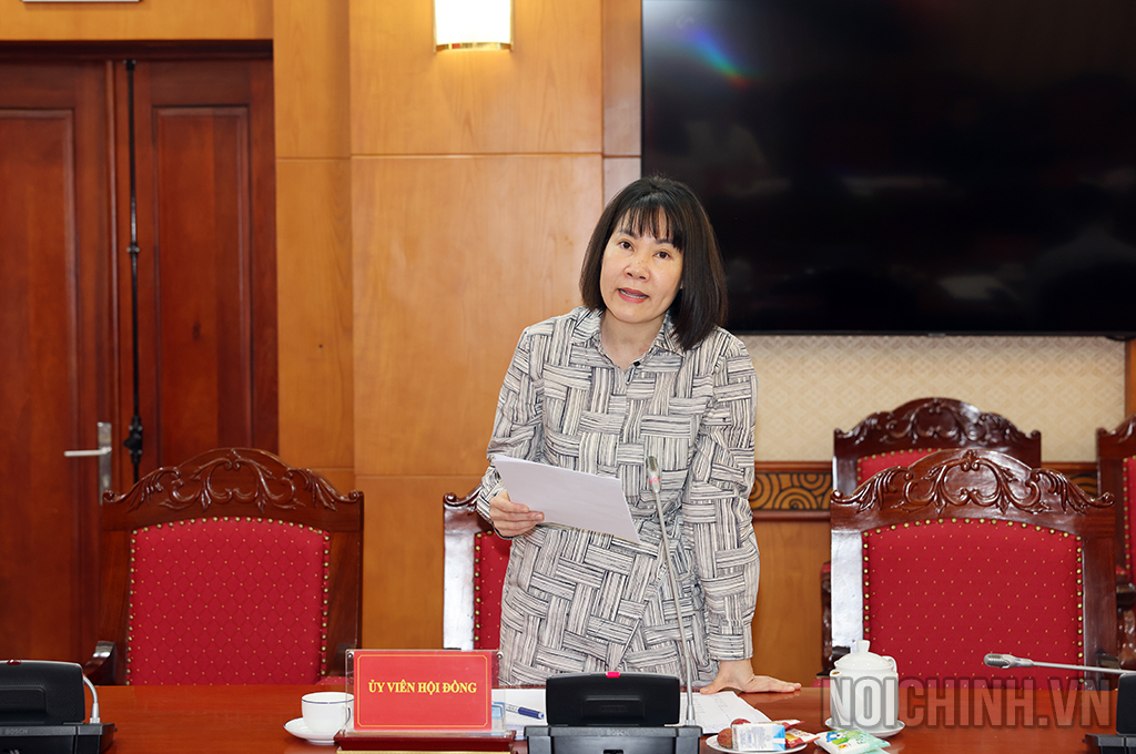 Thạc sĩ Bùi Thị Thu Huyền, Phó Chánh Văn phòng Ban Nội chính Trung ương, Ủy viên Hội đồng nghiệm thu phát biểu