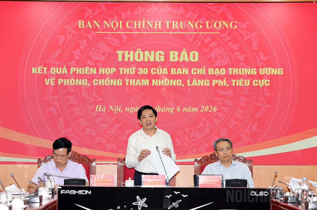 Đồng chí Đặng Văn Dũng, Ủy viên Trung ương Đảng, Phó Trưởng Ban Nội chính Trung ương thông tin một số nội dung cốt lõi của Phiên họp
