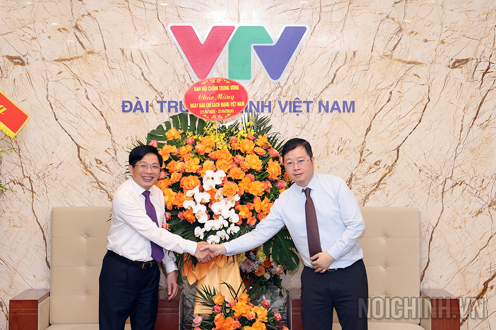Đồng chí Đặng Văn Dũng, Ủy viên Trung ương Đảng, Phó Trưởng Ban Nội chính Trung ương chúc mừng Đài Truyền hình Việt Nam