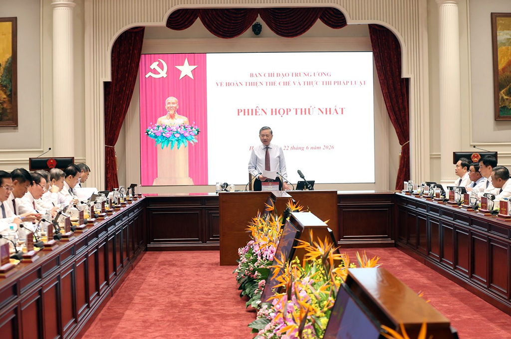 Đồng chí Tô Lâm, Tổng Bí thư, Chủ tịch nước, Trưởng Ban Chỉ đạo phát biểu chỉ đạo tại Phiên họp