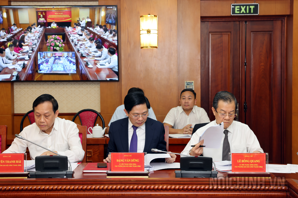 Các đại biểu dự Hội nghị