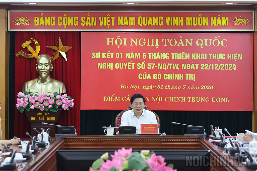 Đồng chí Đặng Văn Dũng, Ủy viên Trung ương Đảng, Phó Trưởng Ban Nội chính Trung ương chủ trì tại điểm cầu Ban nội chính Trung ương