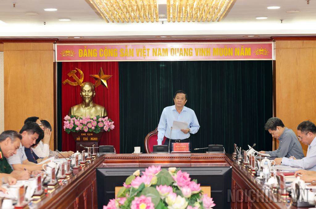 Đồng chí Bùi Văn Nghiêm, Ủy viên Trung ương Đảng, Phó Trưởng Ban Nội chính Trung ương phát biểu kêt luận