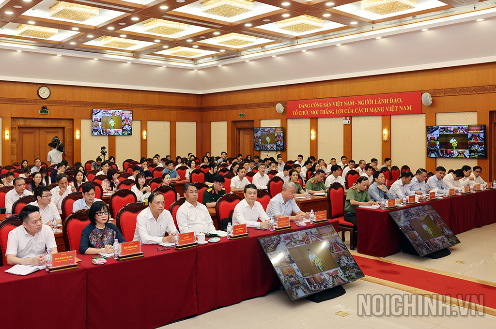 Các đại biểu dự Hội nghị