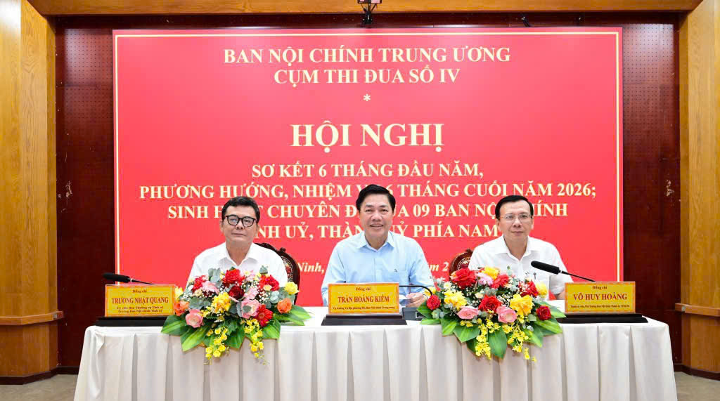 Các đồng chí chủ trì Hội nghị