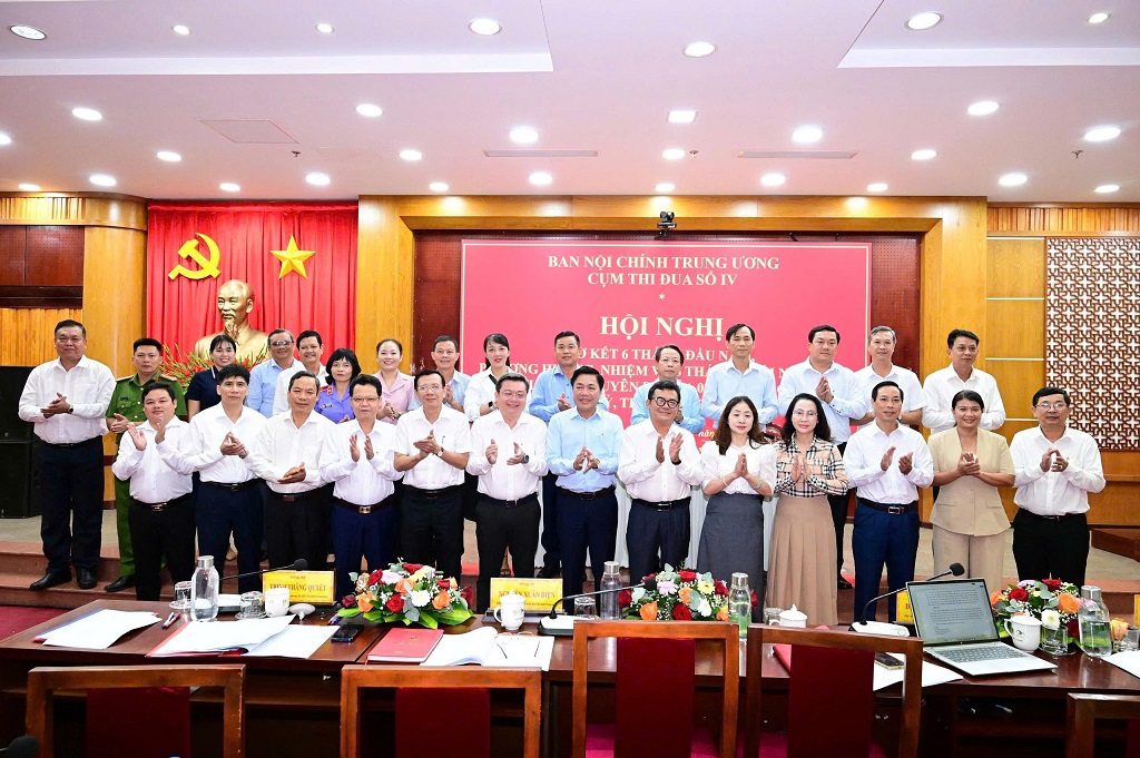 Các đại biểu dự Hội nghị